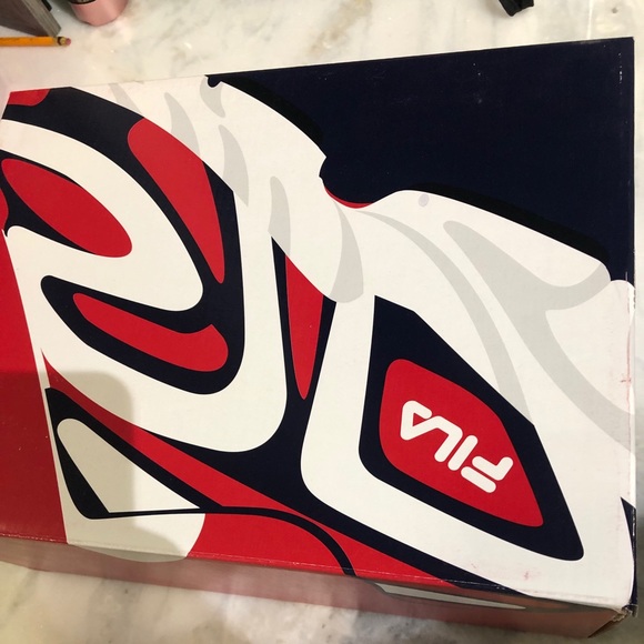 FILA - Picture 4 of 4